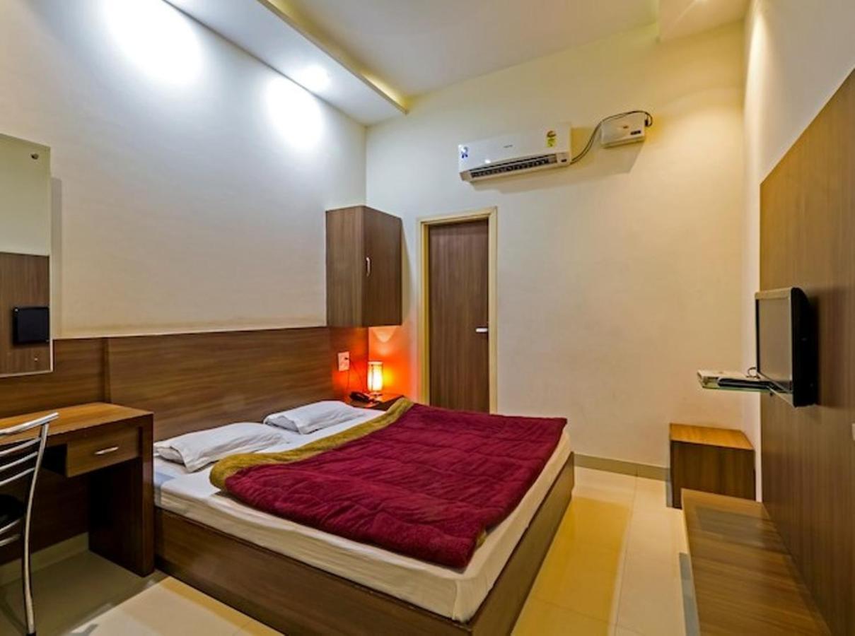 Hotel Palace Амритсар Экстерьер фото