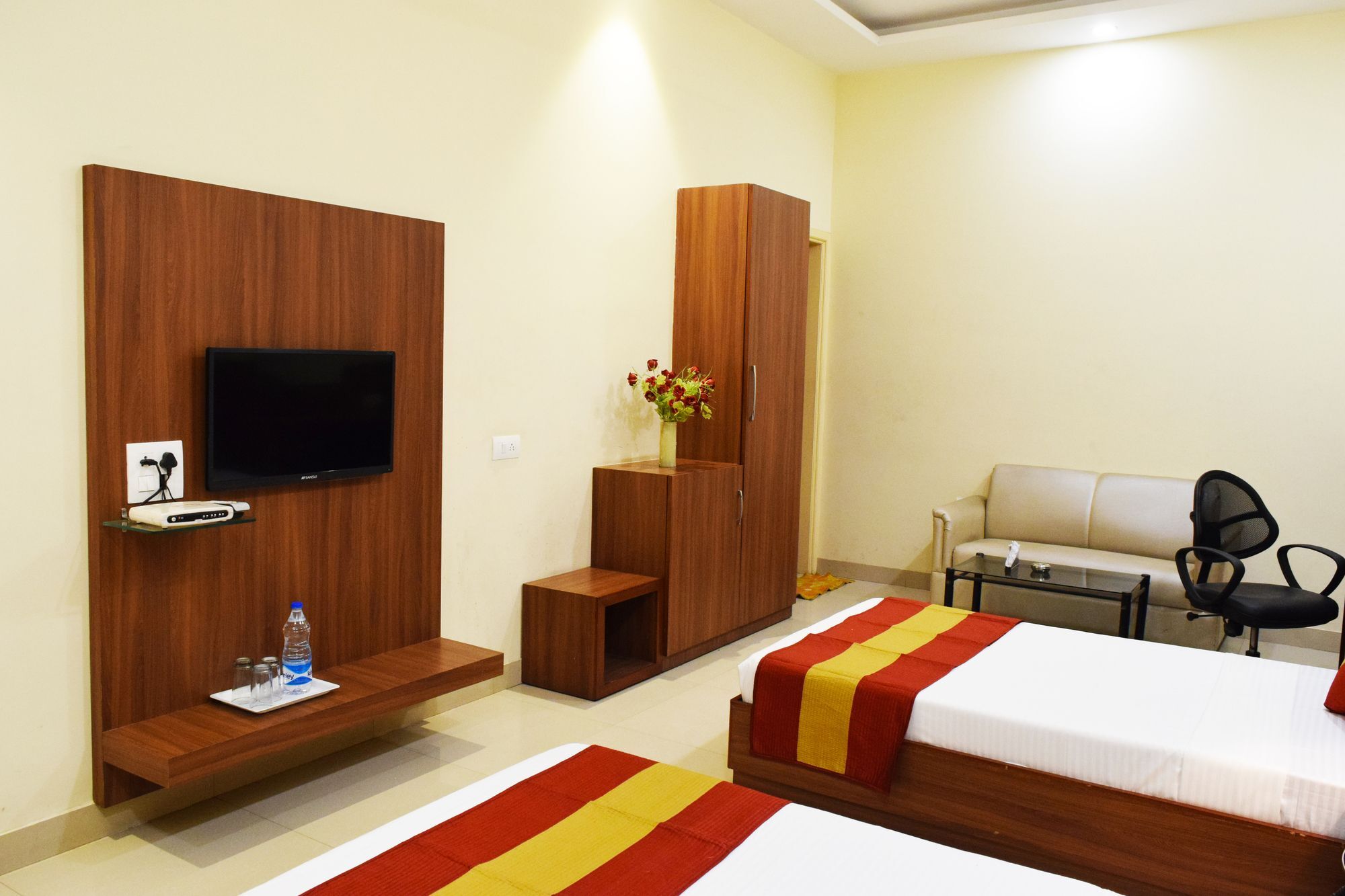 Hotel Palace Амритсар Экстерьер фото
